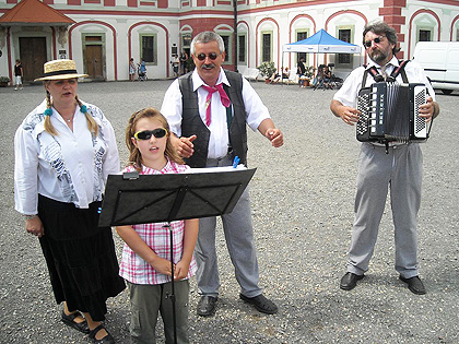 Loukotě a řemeny 2011