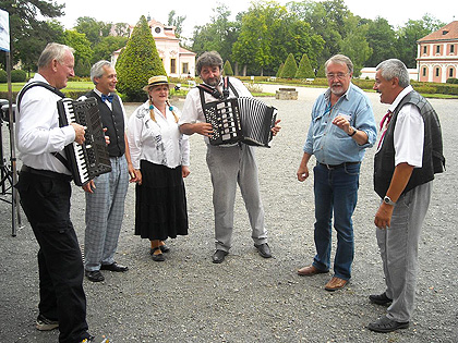 Loukotě a řemeny 2011